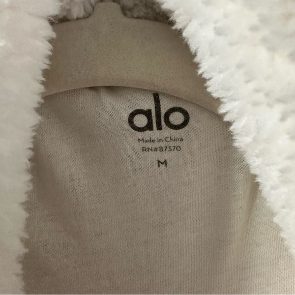 ALO YOGA Ivory White Sherpa Teddy Trench Coat SZ M - Picture 6 of 10